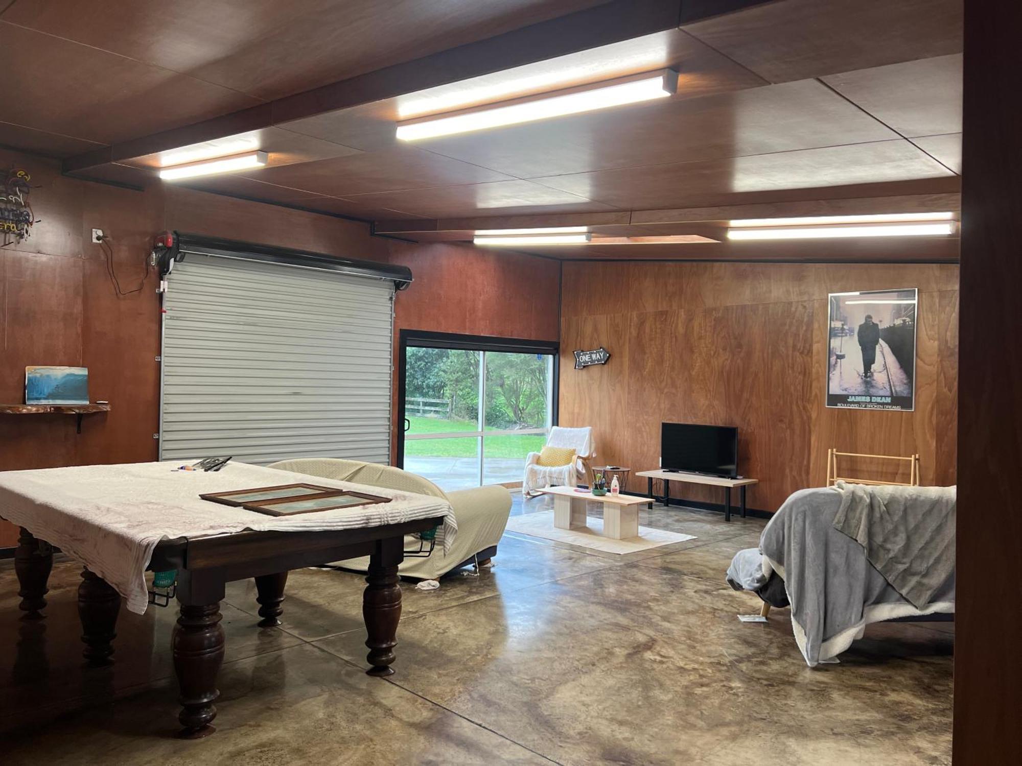 Self Contained Open Shed Space Wainui  Exterior photo