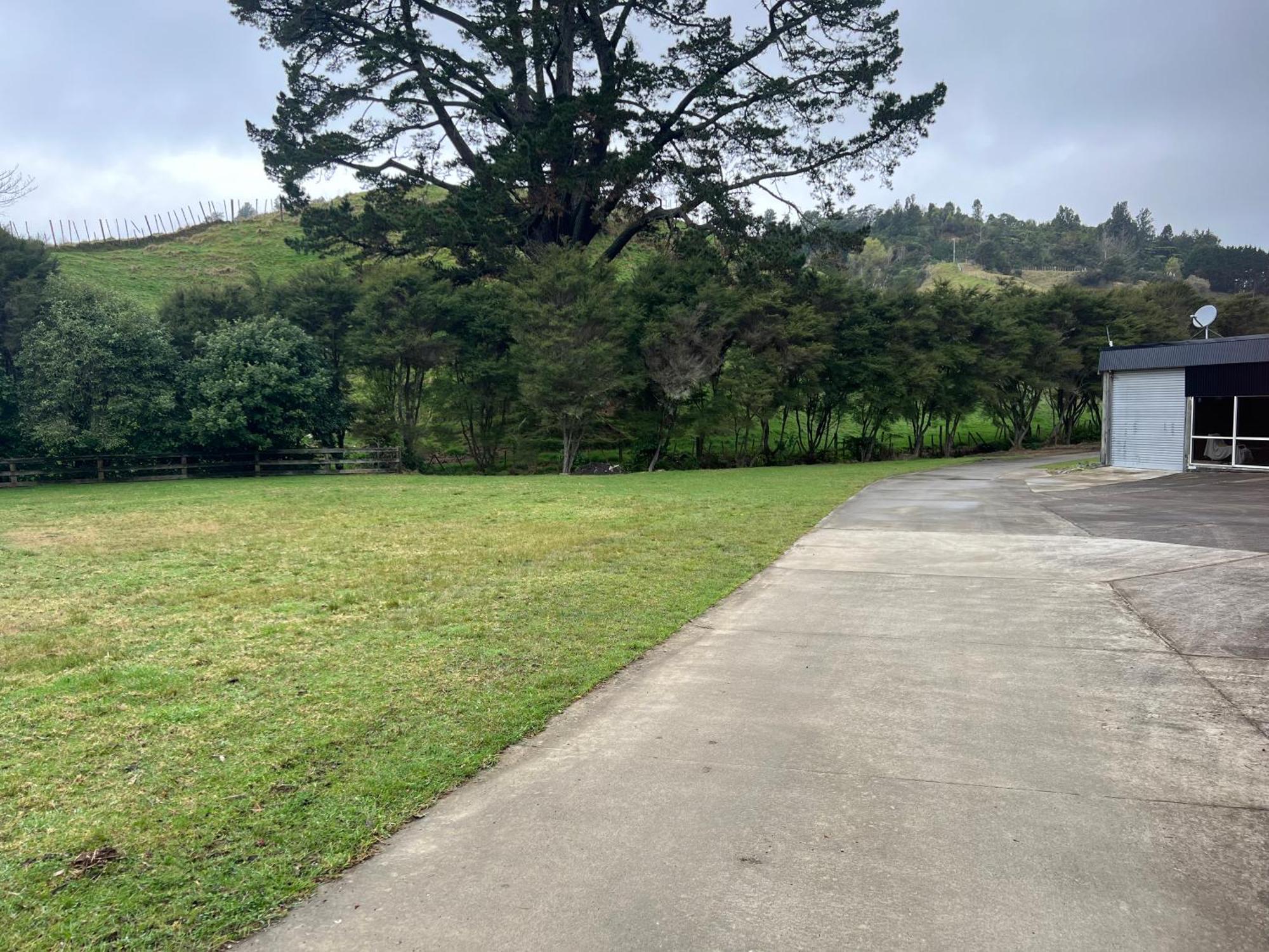 Self Contained Open Shed Space Wainui  Exterior photo